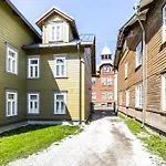 Niine 5 Apartments