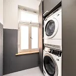 Niine 5 Apartments